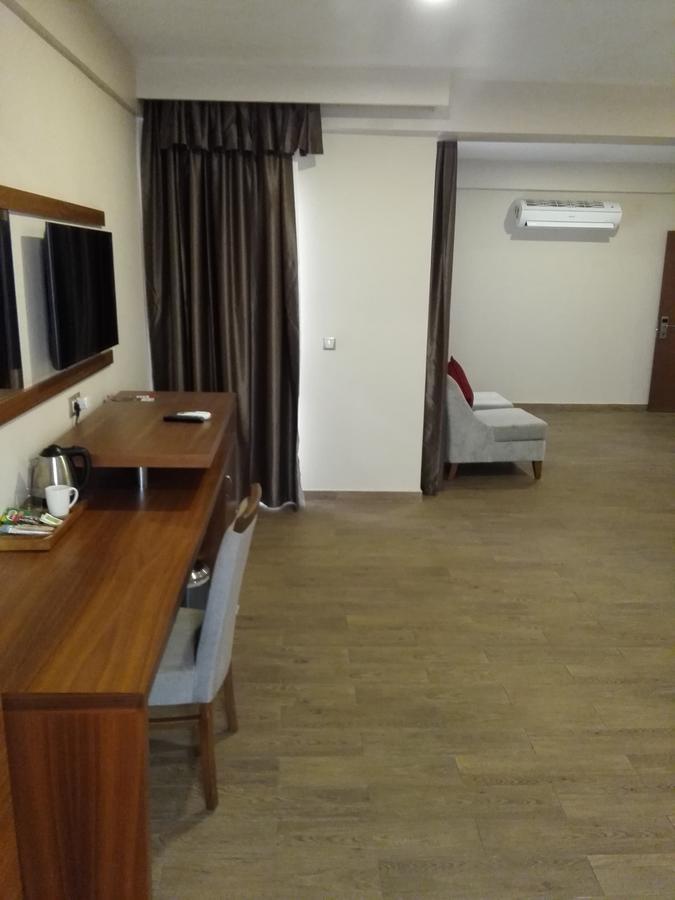 Ah酒店及会议中心 Madina 外观 照片