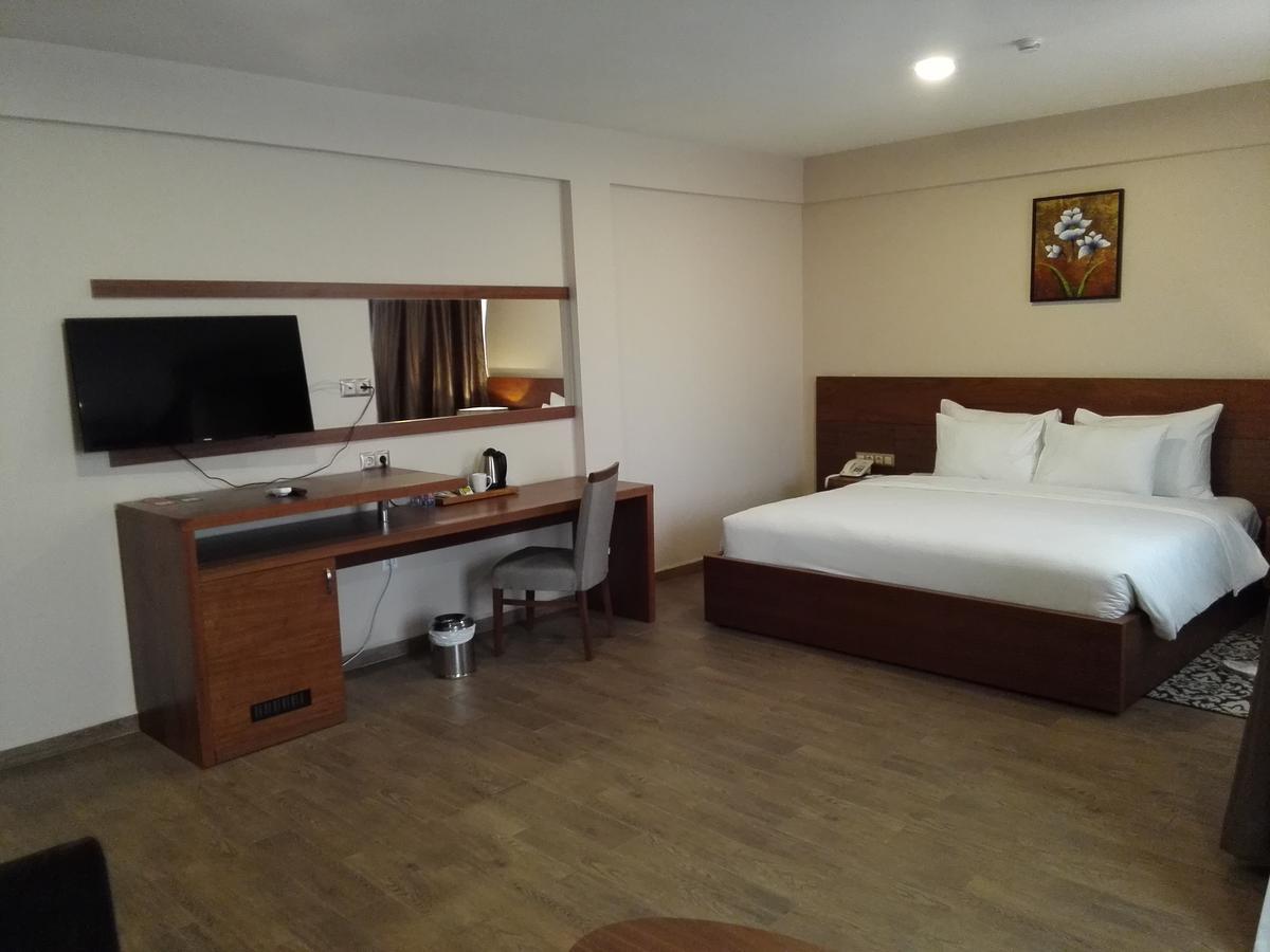 Ah酒店及会议中心 Madina 外观 照片