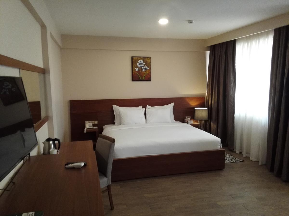 Ah酒店及会议中心 Madina 外观 照片