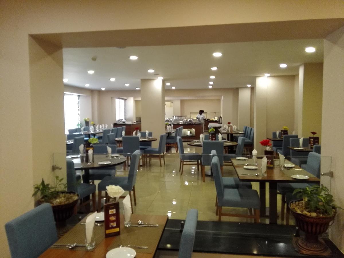 Ah酒店及会议中心 Madina 外观 照片